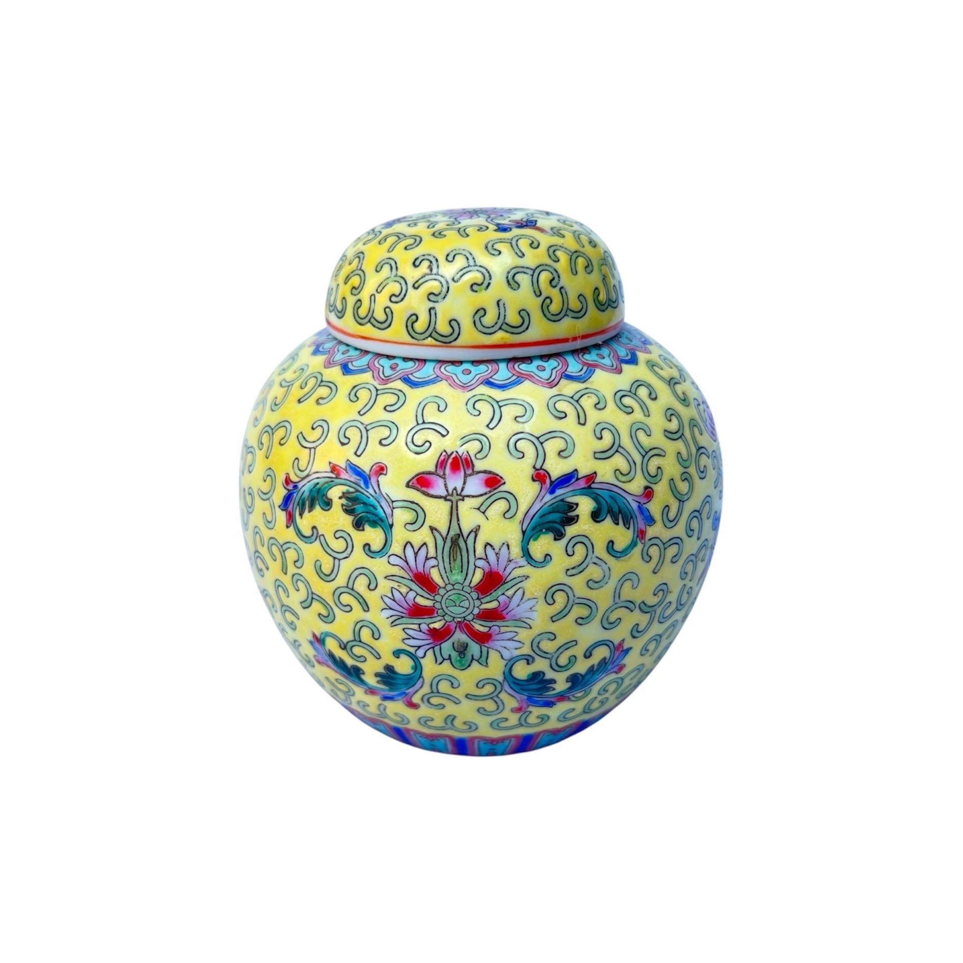 Vintage Jungdezhen Imperial Yellow Chinese Porcelain Lidded Ginger