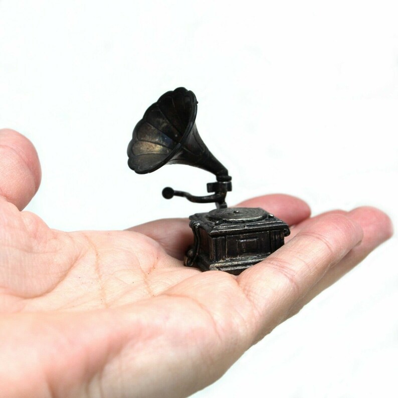 Vintage Silver Metal Gramophone Miniature Music Record Player Trinket Pill Box Pillbox Dollhouse Furniture Gift Idea