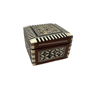 Vintage piccolo intarsio decorativo in legno mosaico Khatam orientale fatto a mano in legno di faggio madreperla intarsiata spilla gioielli anello scatola idea regalo