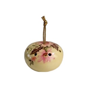 Vintage Ye Olde Boney Tracey Shabby Chic Ceramic Porcelain Spherical Pomander Hanging Decoration Pot Pouri Perfumed Flowers Collectable