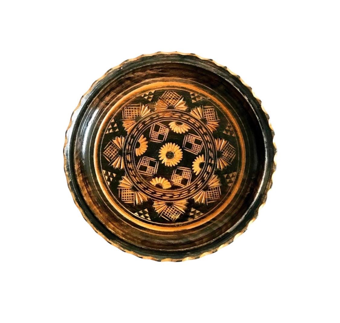 Vintage Traditional Brown Wood Carved Floral Snowflake Mandala Mosaic Round Wall Disk Plate Boho Retro Farmhouse Kitchen Wall Hanger Decor