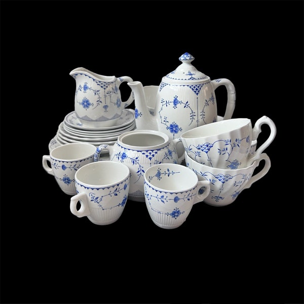 Vintage England Masons Denmark Furnivals Blue White Floral Pattern Onion Design Tea Coffee Set Myott Finlandia Plates Saucers Retro Kitchen