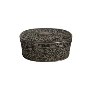 Petite boîte à bijoux ovale ornée de métal argenté vintage, coffre à souvenirs bordé de bleu ou de rouge, cadeau pour elle, idée de décoration de chambre à coucher, coiffeuse coiffeuse