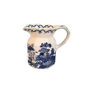 Vintage England Masons Ringtons Exclusive Willow Pattern Oriental Country Landscape Design White Blue Pitcher Ewer Jug Retro Kitchen Decor