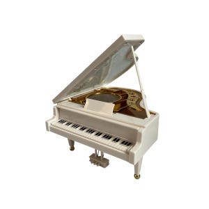 Mini pianoforte a coda vintage in oro bianco Ricital in plastica per Elisa Beethoven Music Box portagioie Decorazione per casa delle bambole Idea regalo per amanti della musica