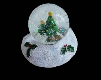 Yankee Candle Lid Jar Topper Snowglobe Christmas Tree & Holly Small Sparkling Glass Snow Globe Snowdome Ornament Christmas Decor Gift Idea