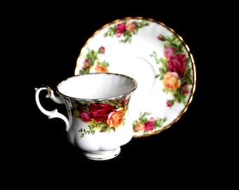 Vintage Original English Bone China Royal Albert Old Country Roses Pattern Mid Century Classic Coffee Cup Tea Cup and Saucer Set