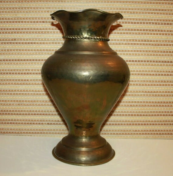 アンティーク真鍮 19 世紀 ハンマー加工 花瓶 壷 編みロープとビーズの