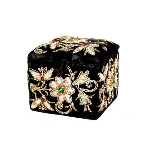 Antique Jewelry Trinket Box Black Velvet Covered Flor… Gem