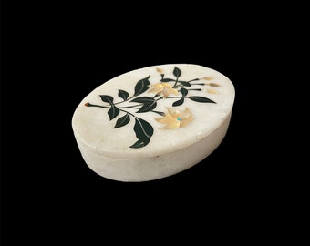 Vintage Large Hand Carved White Alabaster Semi Precious Gem Stone Mother Of Pearl Inlaid Lilies Floral Art Oval Trinket Ring Box Gift Idea