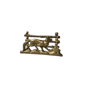 Portacartas Art Deco de latón antiguo, estante para papel, decoración de escritorio de oficina, organizador de escritorio para correo, pequeño servilletero decorado con un zorro junto a la cerca