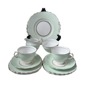 Vintage Colclough Harlekijn Ballet Lichtgroen Wit Gouden Rand Theekopje Schotel Taartbord Lade Melkkan Suikerpot Bone China Trio Theeservies