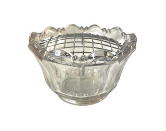 Vintage Art Deco Scallop Edge Clear Cut Glass Candy Sugar Sweets Dish Vase Rose Bowl & Mesh Wedding Flowers Arrangement Home Office Decor