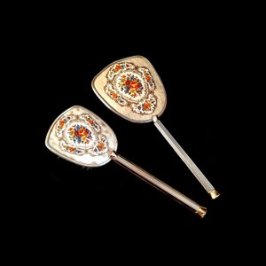 Vintage Accessorise Beige Floral Hand Mirror and Hair Brush Vanity Set Mid-century Bedroom  Bathroom Dressing Table Decor Gift for Her
