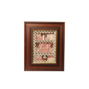 Vintage miniatuur Shadowbox muur vitrinekast roze handdoek kanten mand plank badkamer decor bruin houten frame met glas bedekt cadeau babymeisje