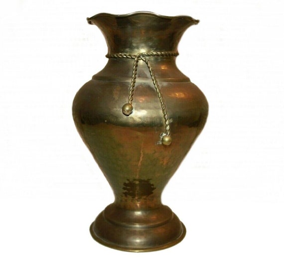 アンティーク真鍮 19 世紀 ハンマー加工 花瓶 壷 編みロープとビーズの