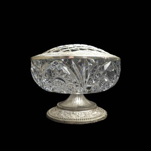 Vintage Mayell Queen Anne England Ep sur pied en zinc arrangement floral en cristal, verre taillé rosace, table de mariage, décoration d&#39;intérieur