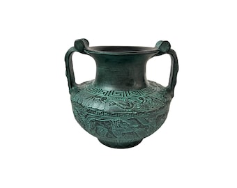 古代ギリシャの原幾何学様式のテラコッタ壺、手描きのギリシャの花瓶