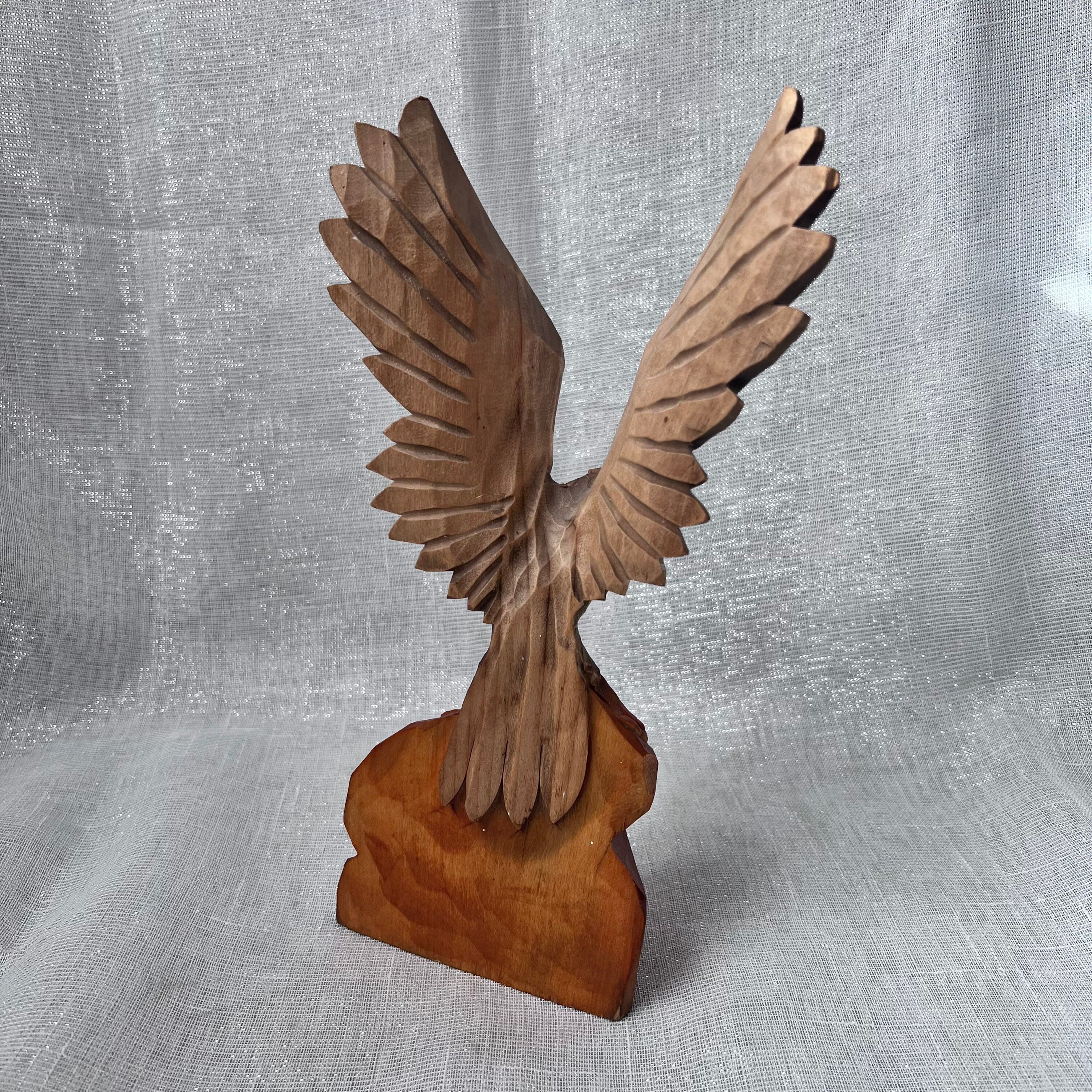 ヴィンテージ ソ連 手彫り 蛇を捕まえる鷲の鳥 置物 木製彫刻像 タン