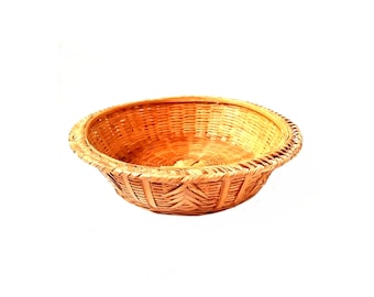 Vintage Small Woven Wicker Rattan Straw Fruit Bowl Bread Basket Boho Eco Farmhouse French Cottage Décor Kitchen Restaurant Cafe Decor