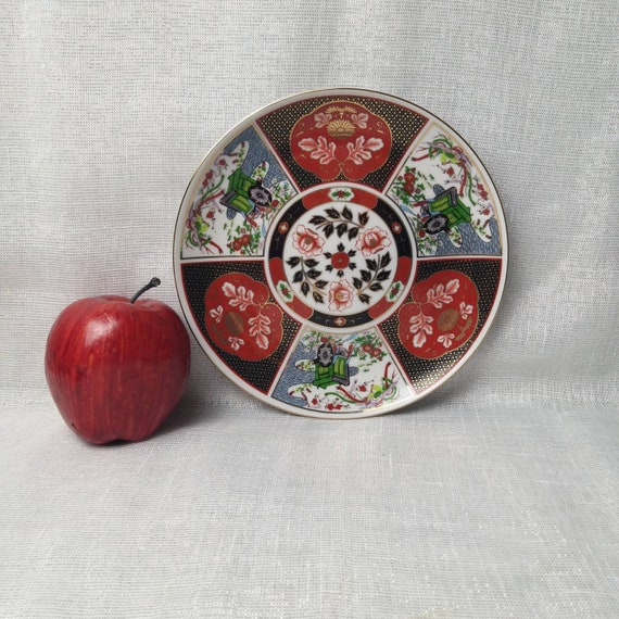 ヴィンテージ 伊万里焼 日本製 東洋装飾皿 黒 赤 緑 青 金 伊万里 鳥