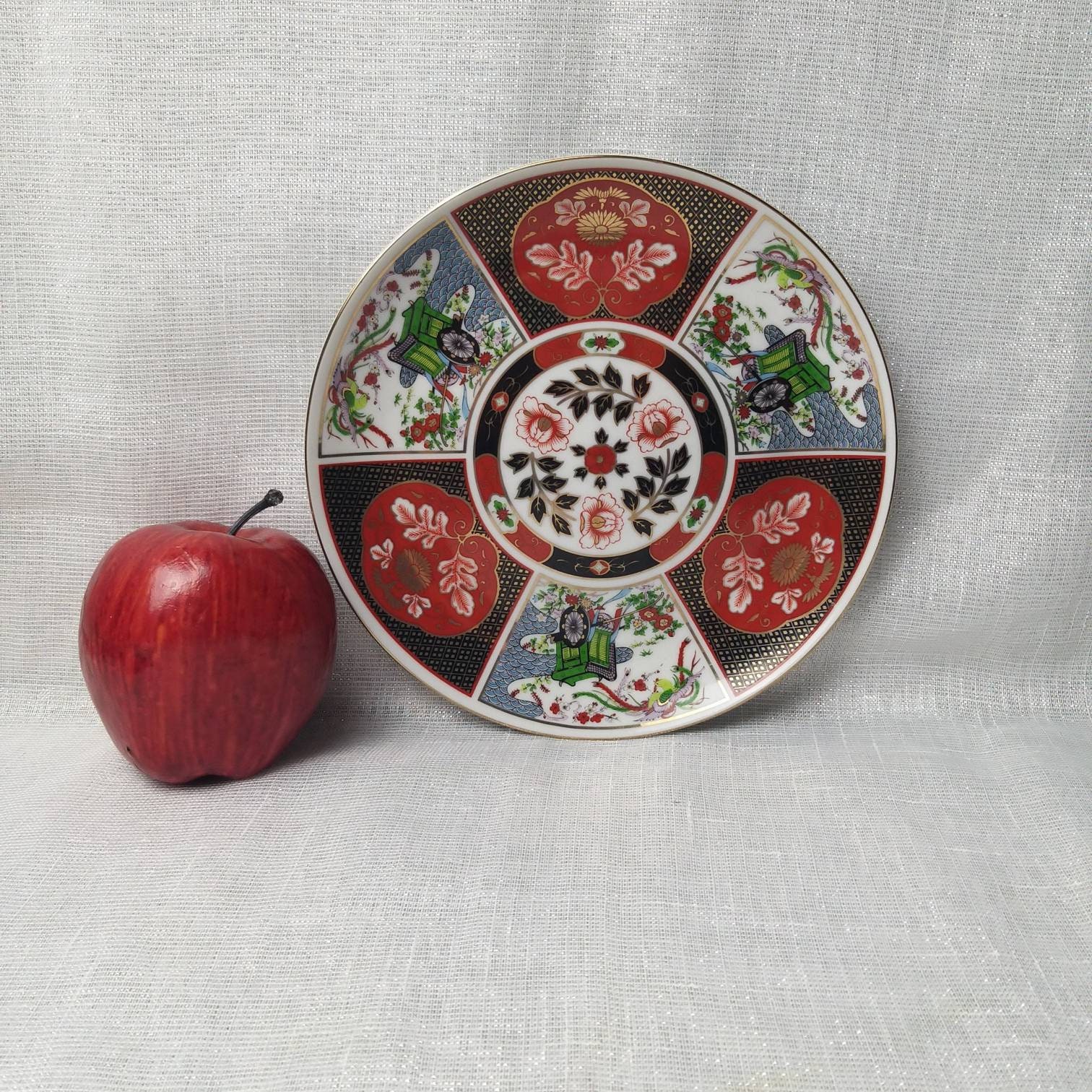 ヴィンテージ 東洋陶器 伊万里様式 飾り大皿 ヴィンテージ 伊万里焼 日本製 東洋装飾皿 黒 赤 緑 青 金 伊万里 鳥