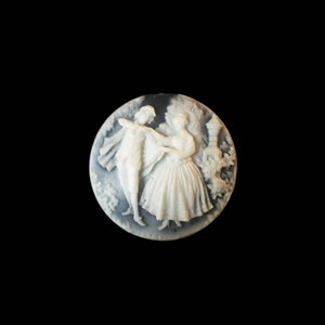 Vintage Cameo Replica Black Ivory Victorian Couple Plastic Round Brooch Goldtone Metal Base Pin