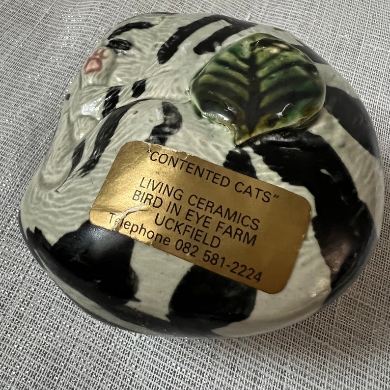 Vintage Contented Cats Living Ceramics Bird in Eye Farm Uckfield