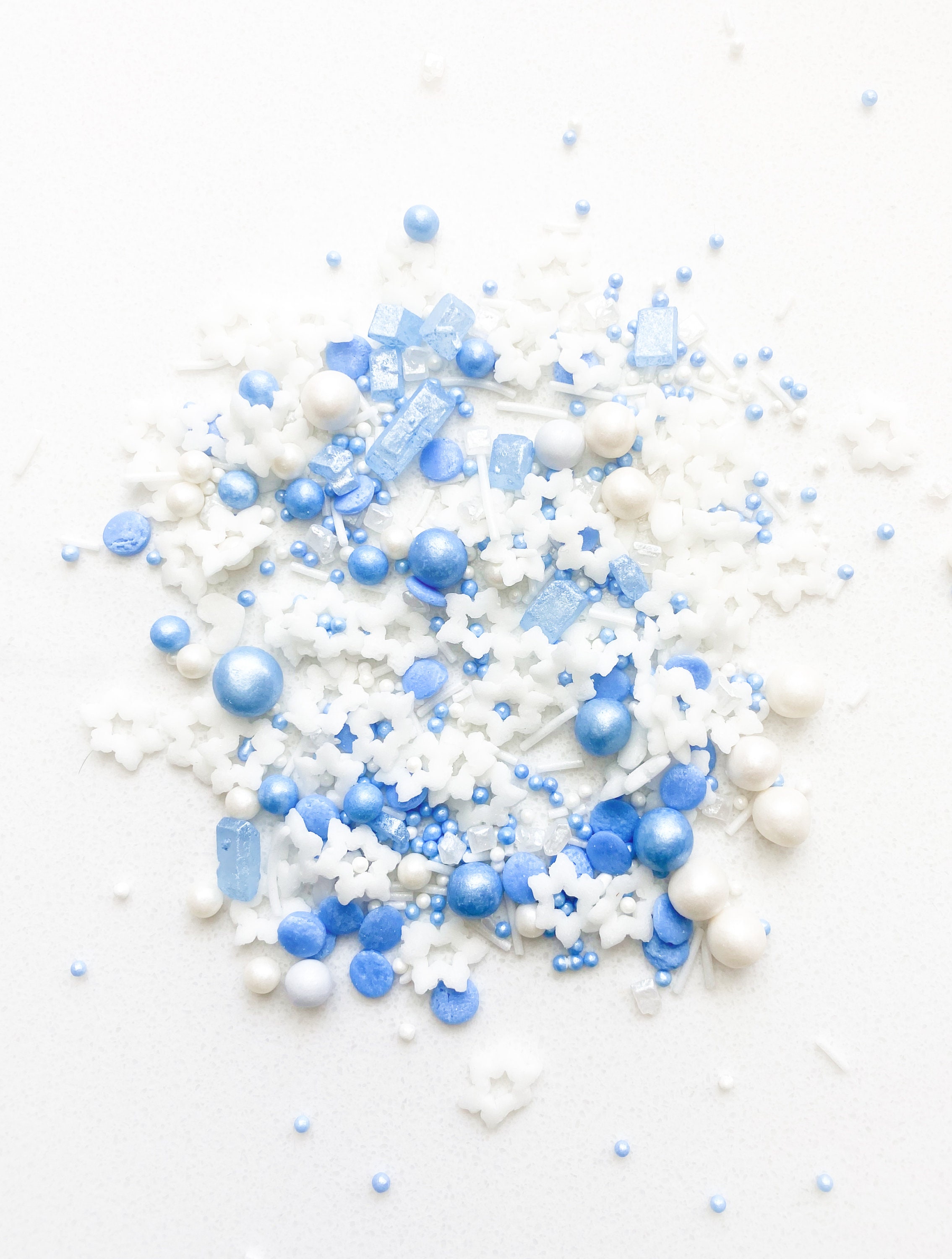 Snowflake Sprinkles, Frozen in Sugar Sprinkle Mix, Blue Sprinkles, Baking  Cake Cupcake Toppers, Cookie Decorating, Ice Cream Decorations Celebrations
