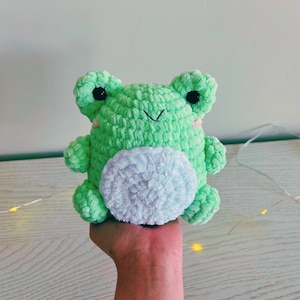 Fluffy Frog Crochet Pattern image 4