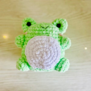 Fluffy Frog Crochet Pattern image 2