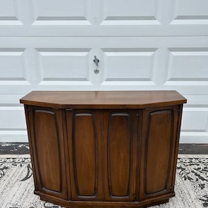 Broyhill wine cheap cabinet