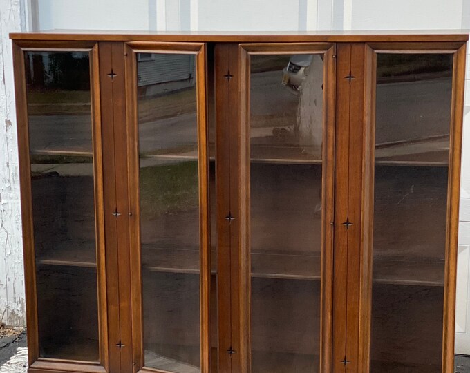 Broyhill Saga Mid Century Curio Etsy