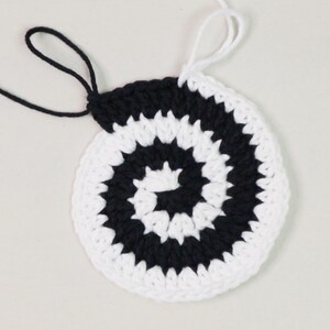 Crochet Coaster Pattern, Crochet Spiral Pattern, Crochet Spiral Coaster, Crochet Halloween Decor, Crochet Halloween, Crochet Spooky Decor