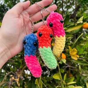 Crochet Gummy Worm, Crochet Worm Keychain, Gummy Worm Keychain, Worm Keychain, Custom Keychain, Gummy Worm Key Ring, Keychain Accessories