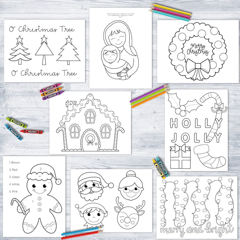 Puede incluir: Una colecci&oacute;n de p&aacute;ginas para colorear con tem&aacute;tica navide&ntilde;a, que incluyen una casa de jengibre, un &aacute;rbol de Navidad, una corona y un hombre de jengibre. Cada p&aacute;gina presenta contornos negros para colorear, con crayones y l&aacute;pices de colores.