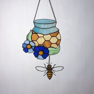 Bee Stained Glass, Daffodil Stained Glass, Bee Suncatcher, Honeycomb Stained Glass, Stained Glass Window Hangings, Halloween Decor