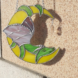 stained-glass-dragon-suncatcher-dragon-on-moon-suncatcher-ornament