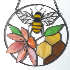 Stained Glass Bee Suncatcher, Honeybee Stained Glass Plant, Honeycomb Decoration, Lily Flower Garden Ornament, Halloween Decor