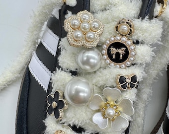 Set Fluffy Laces, Charms and Chain