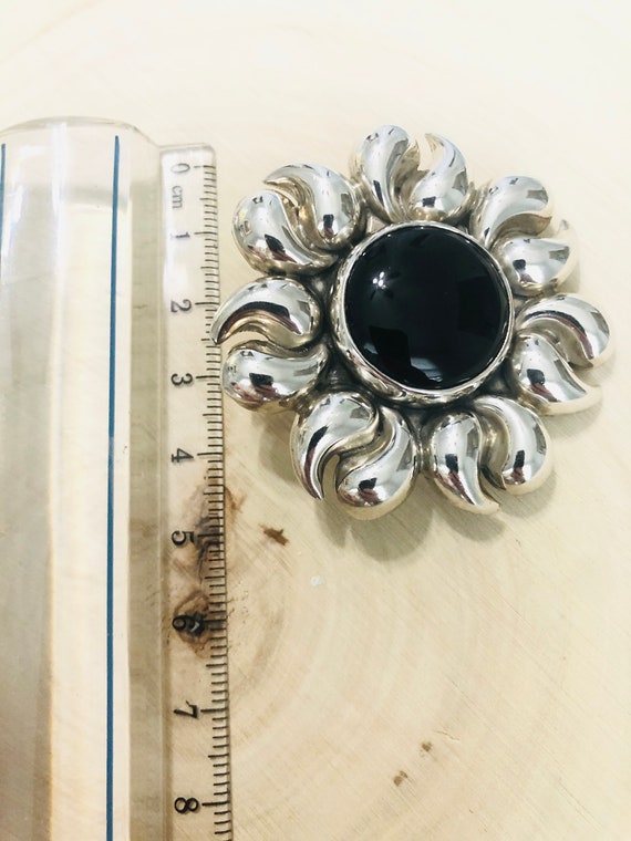 Vintage  Sterling Silver   Onyx Sunflower Pendant. - image 4