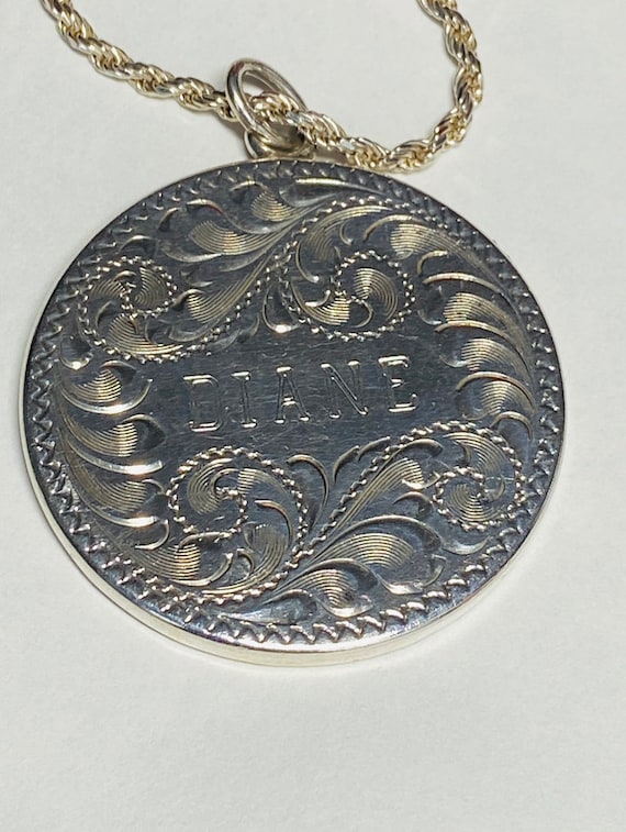 1888年 モルガン・ダラー 銀貨 ペンダント 1888 年製モルガン ダラー銀貨ペンダント ネックレス。刻印入り