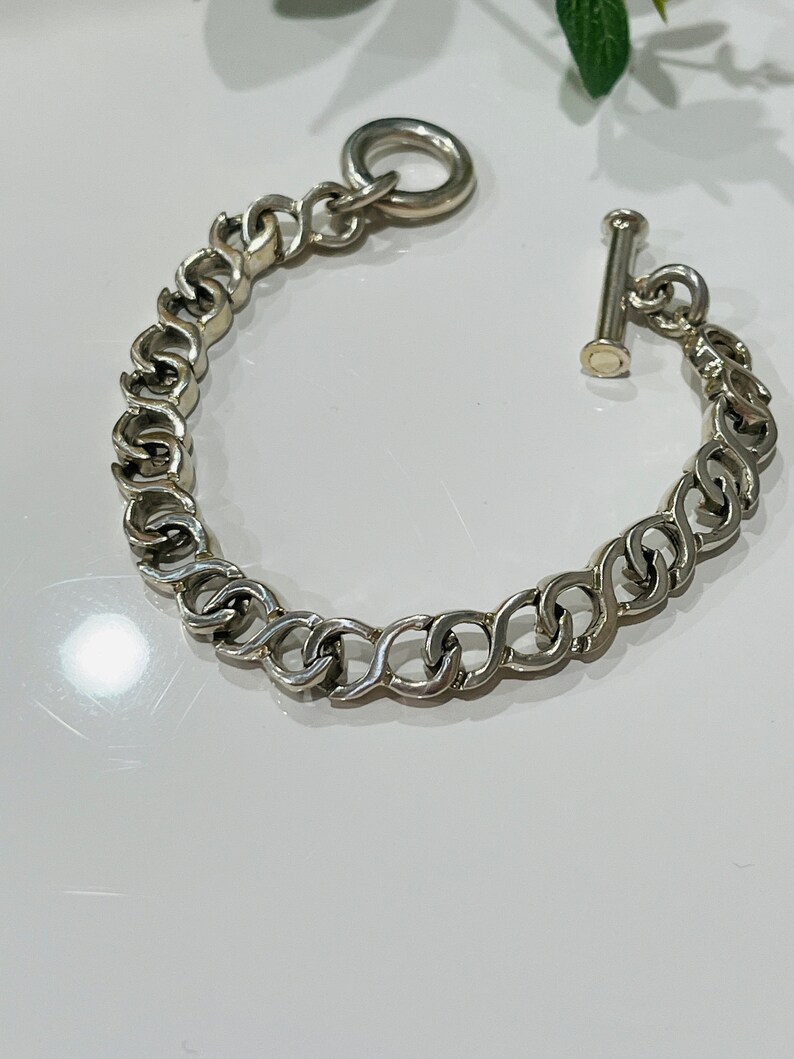 Vintage Sterling Silver Linked Chain Bracelet. image 2