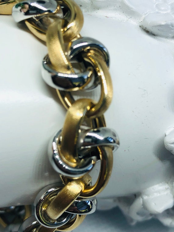 Vintage 18 Karat  Gold Two -Tone Oval Link Bracel… - image 2