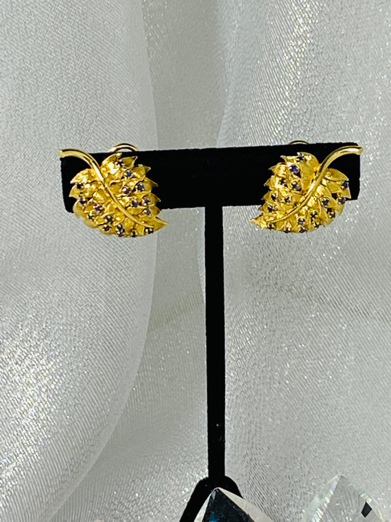 Vintage 18K  Yellow Gold   Sapphire Leaf Clip Ear… - image 8