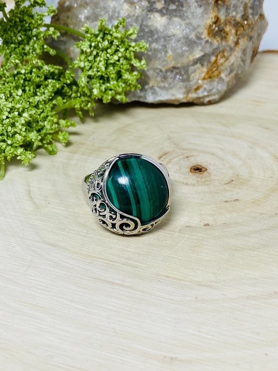 Sterling Silver Malachite Green Cabochon Ring. - image 3