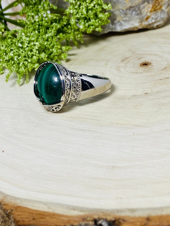 Sterling Silver Malachite Green Cabochon Ring. - image 5