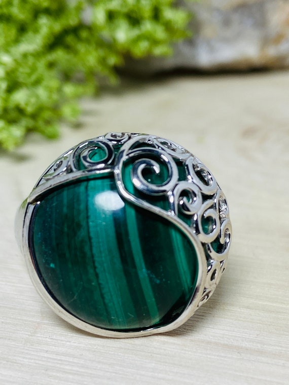 Sterling Silver Malachite Green Cabochon Ring. - image 4