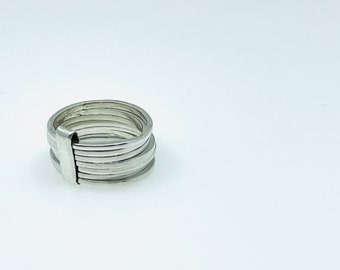 Vintage Sterling Silver 7 Band Ring.