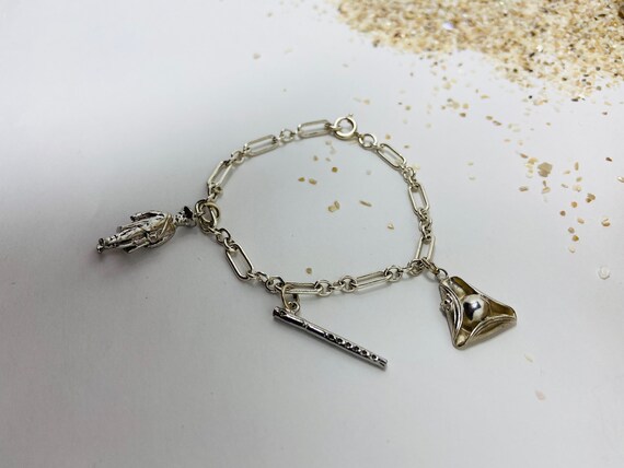 Vintage Sterling  Silver  3 Charms Bracelet. - image 5